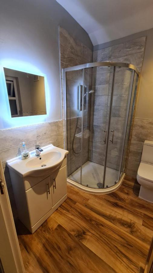 Stunning Holiday Home. Free Parking. Манчестер Экстерьер фото