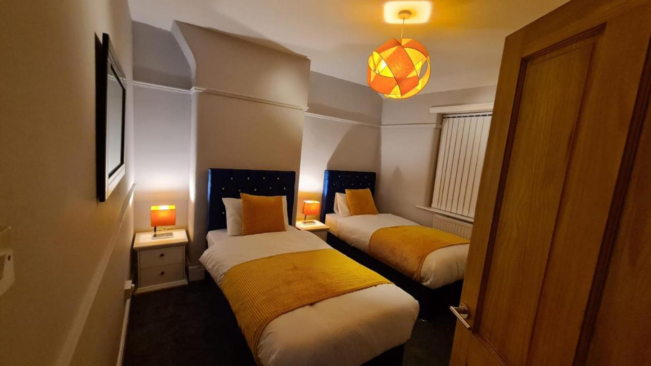 Stunning Holiday Home. Free Parking. Манчестер Экстерьер фото